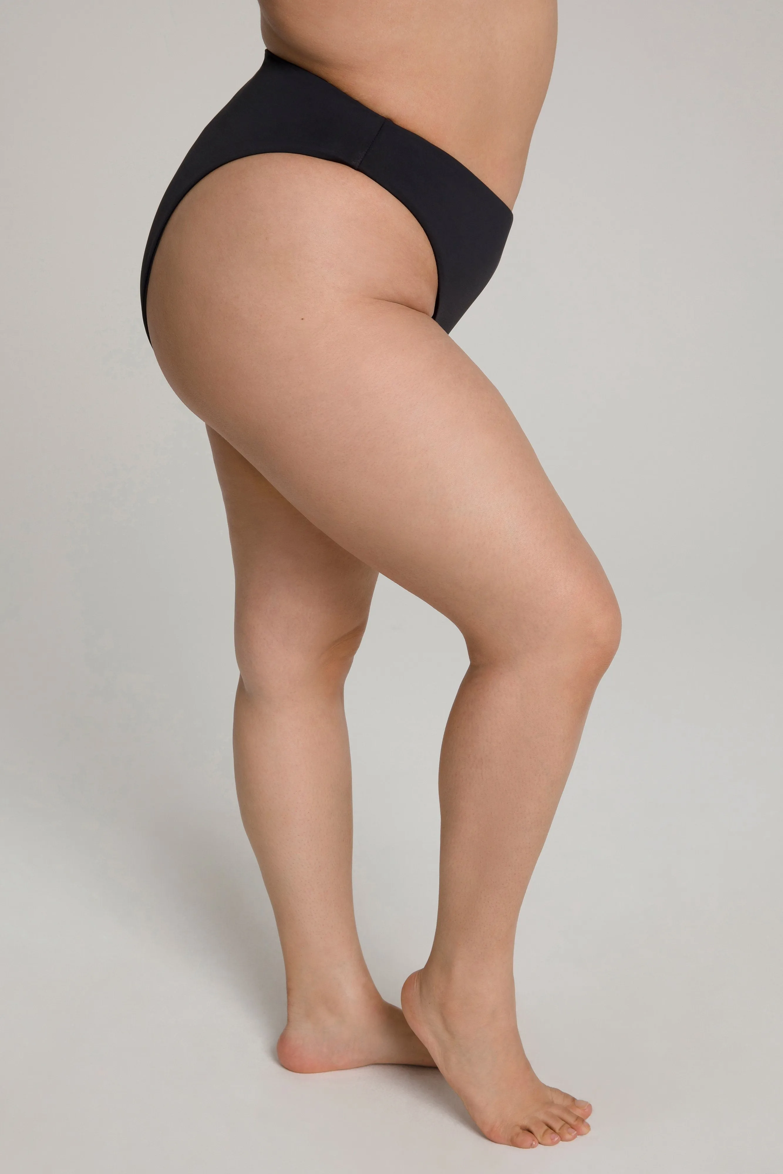 GOOD WAIST CHEEKY BOTTOM | BLACK001
