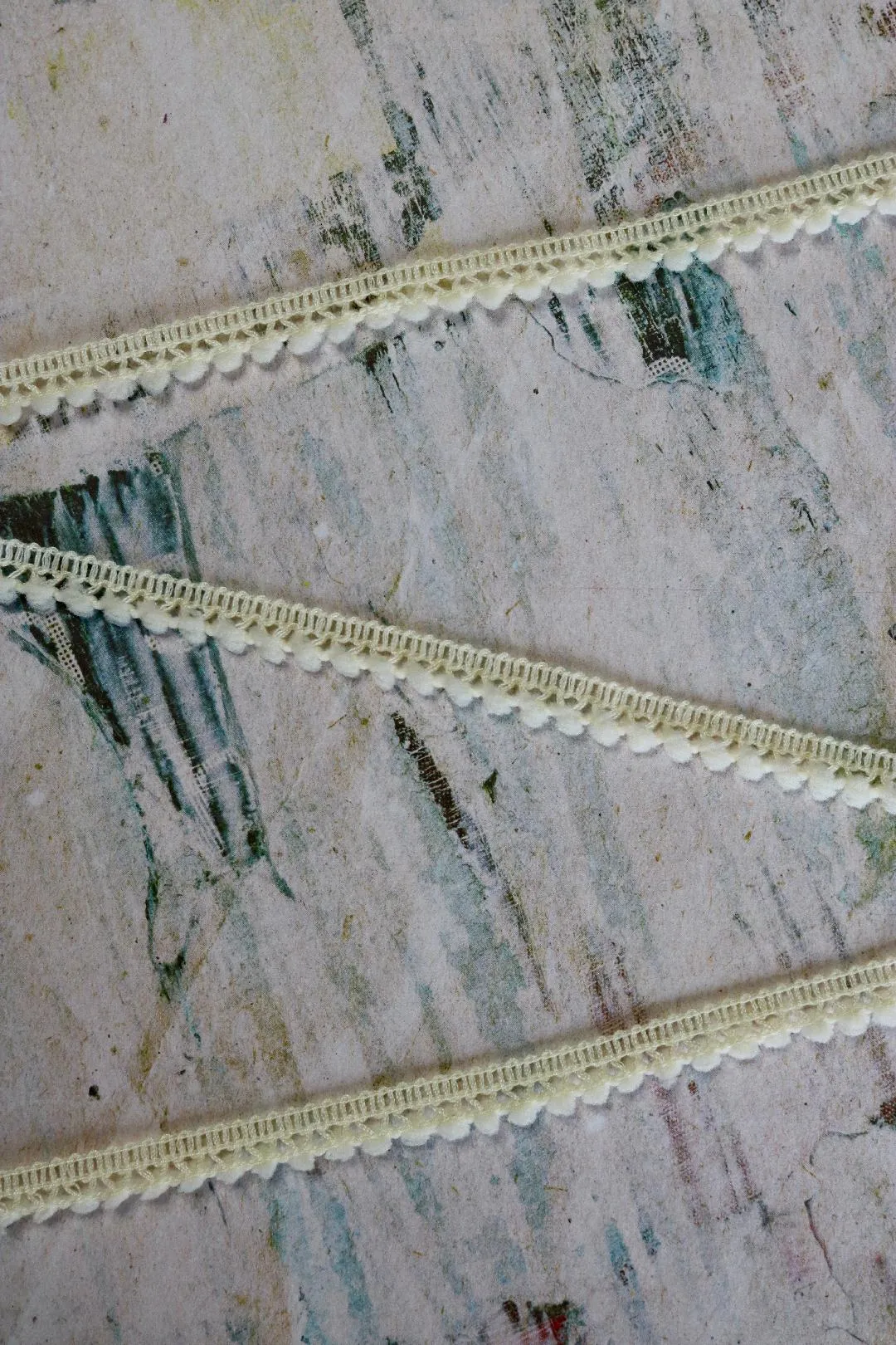 Ivory 1/2" Wide Pom-Pom Trim