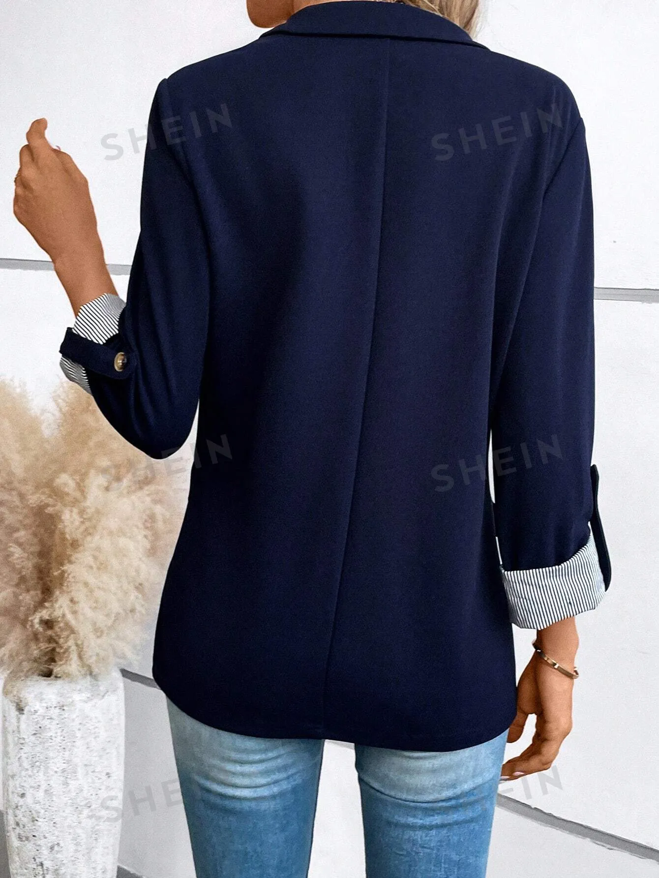 LUNE Roll Tab Sleeve Single Button Blazer
