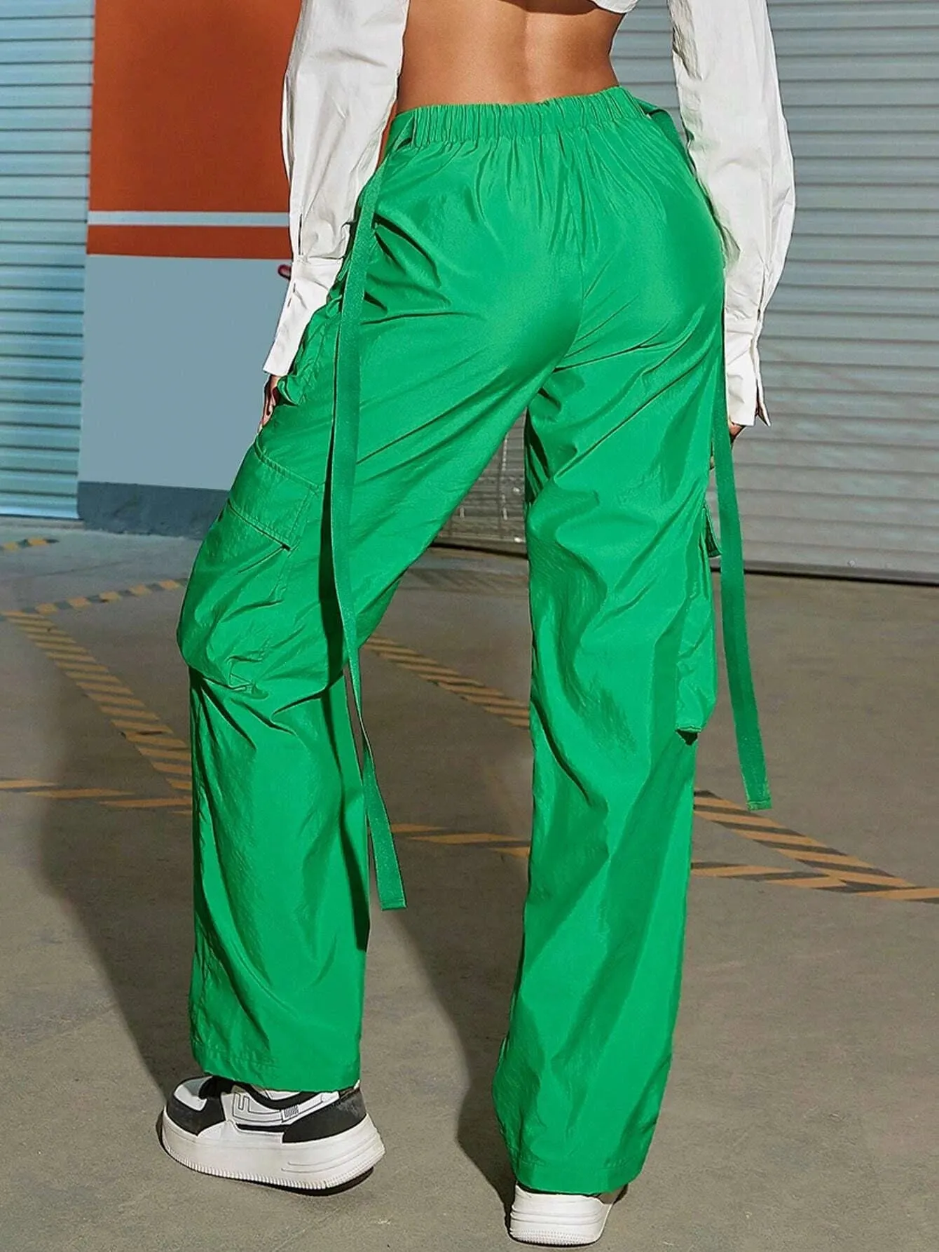 Tape Flap Pocket Side Cargo Parachute Pant
