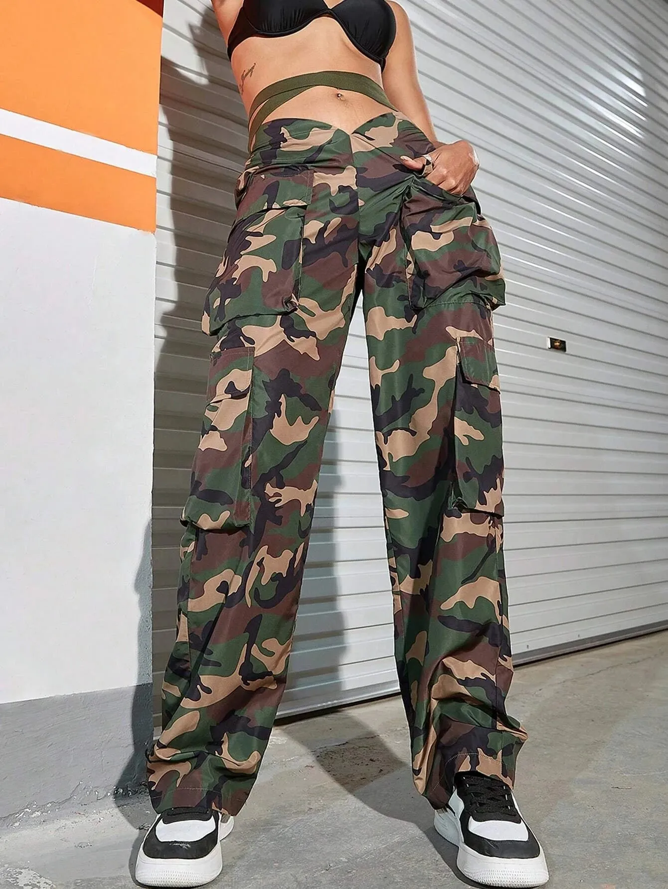 Tape Flap Pocket Side Cargo Parachute Pant