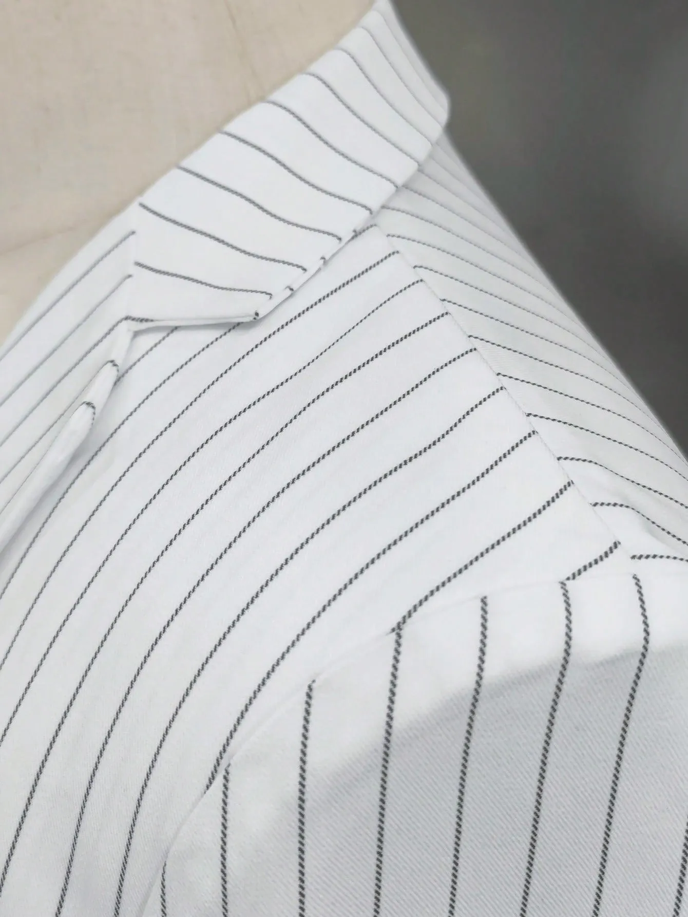 White Striped Print Lapel Neck Single Breasted Blazer